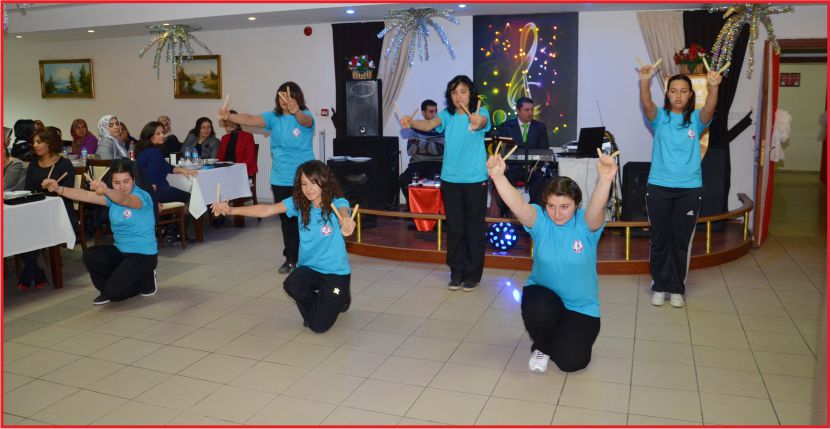 GENÇLİK MERKEZİ TAKDİR GÖRÜYOR