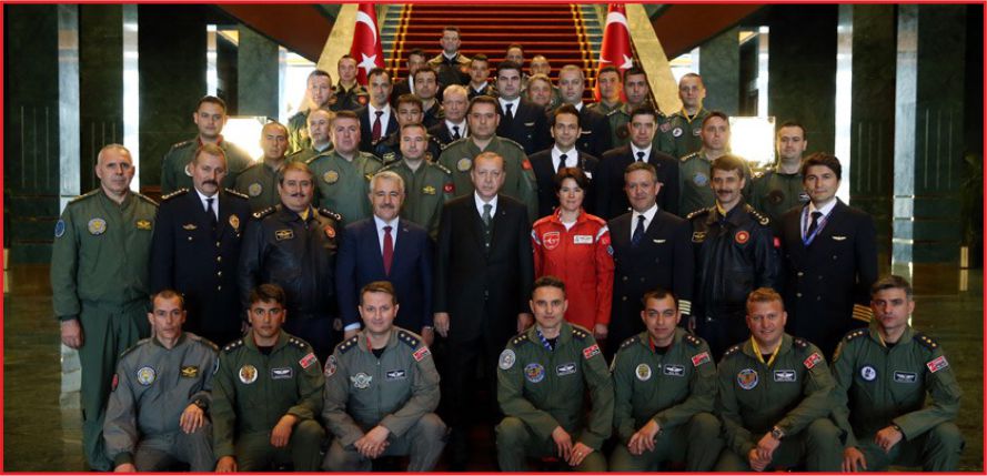 CUMHURBAŞKANI PİLOTLARI KABUL ETTİ
