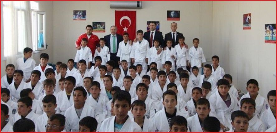 BARIŞ İÇİN JUDO