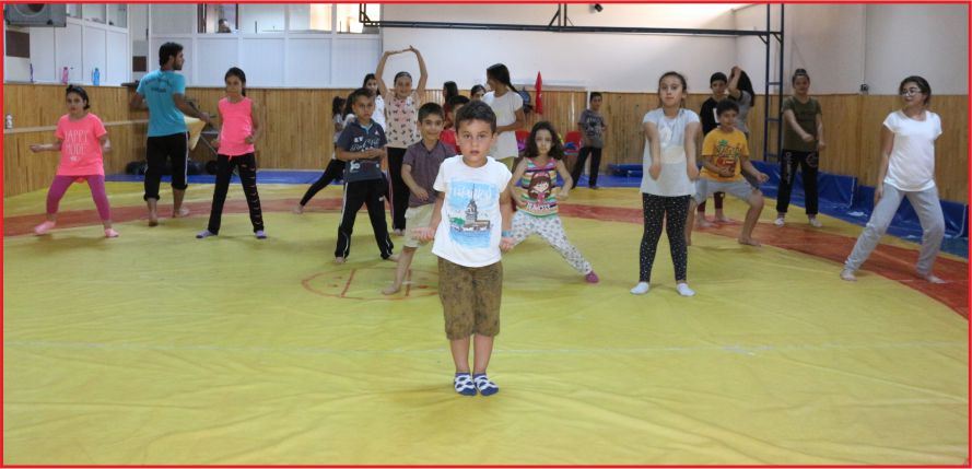 MİNİKLER SAVUNMA SPORU WUSHU ÖĞRENİYOR