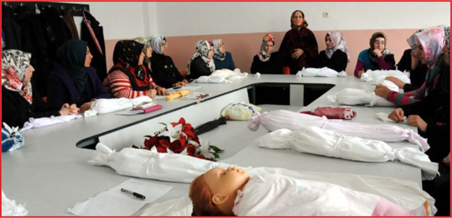 BELEDİYEDEN HANIMLARA CENAZE YIKAMA KURSU