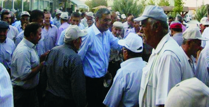 PANKOBİRLİK GENEL BAŞKANI KONUK ÜRETİCİLERLE OMUZ-OMUZA