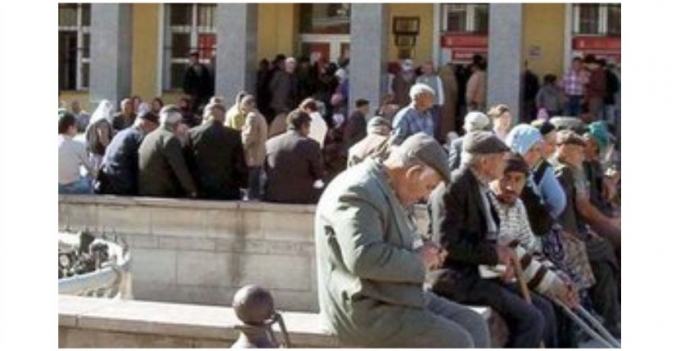 EMEKLİYE VERİLEN ZAM BELLİ OLDU !