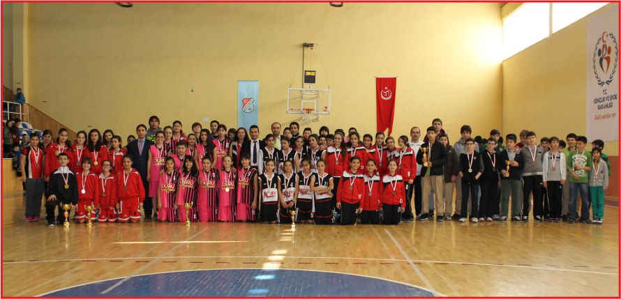 KARAMAN’DA BASKETBOLUN YILDIZLARI PARLADI