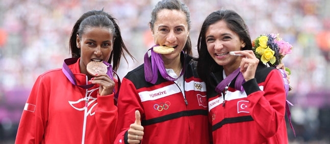 88 YIL SONRA 80 BİN KİŞİ İSTİKLAL MARŞI’NI DİNLEDİ