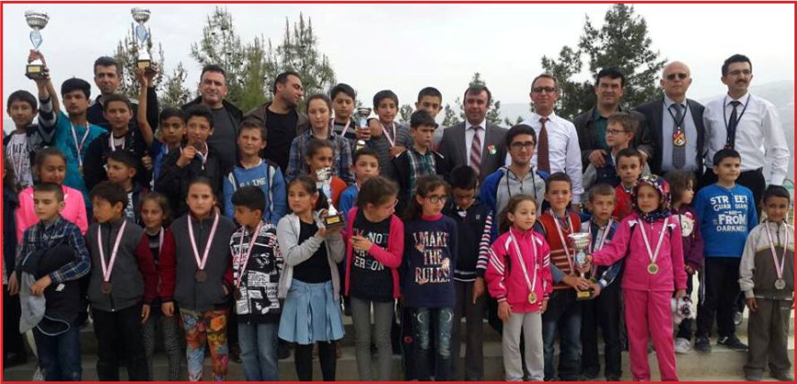 DOĞA ORTASINDA SATRANÇ OYNADILAR