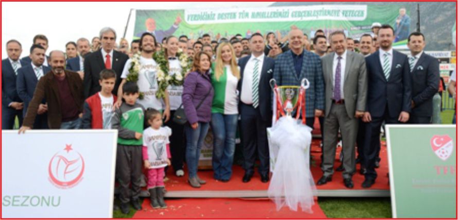 3. LİGE YÜKSELEN 3 TAKIM KUPALARINI  ALDI