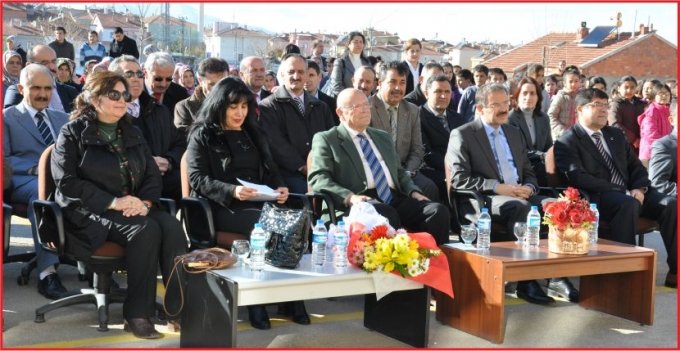 OKULLAR HAYAT OLUYOR.