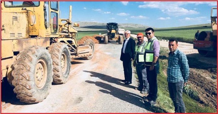 EĞİLMEZ’DE YOL ÇALIŞMALARI SÜRÜYOR
