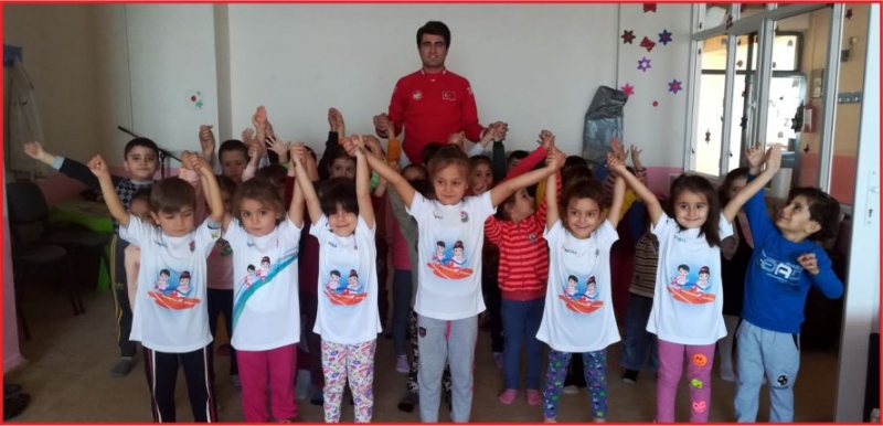 ERMENEK’TE KUR’AN KURSU ÖĞRENCİLERİ ATLETİZMLE TANIŞIYOR