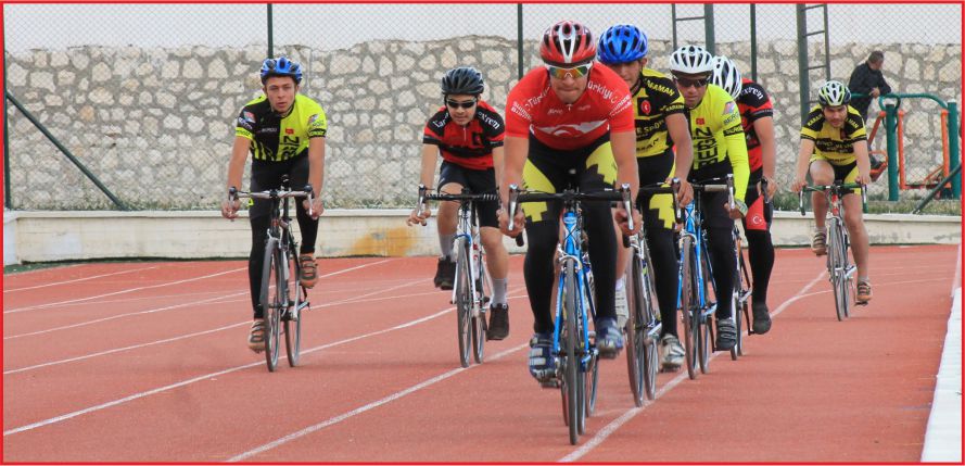 KARAMANLI BİSİKLETÇİLER ÜÇ AYRI KULVARDA YARIŞACAK