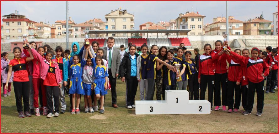 KÜÇÜKLER PUANLI ATLETİZM YARIŞLARI SONA ERDİ