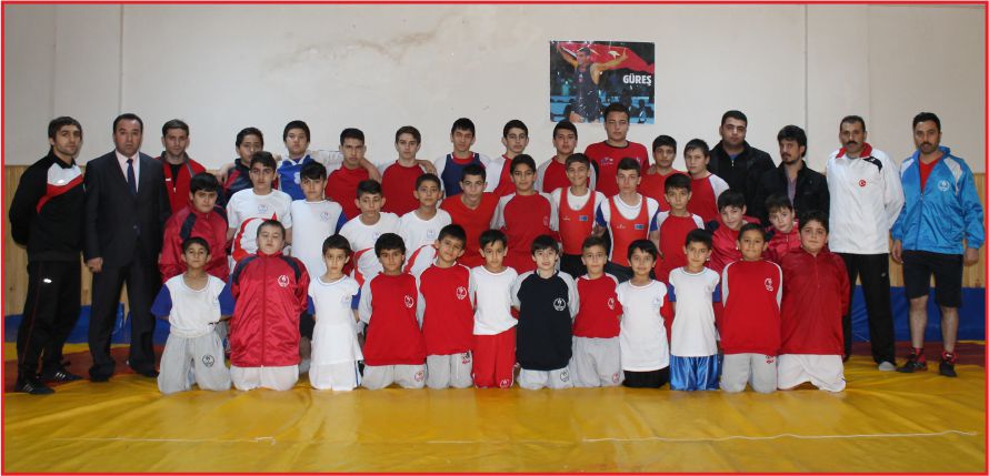 GELECEĞİN GÜREŞÇİLERİ KARAMAN’DA YETİŞİYOR