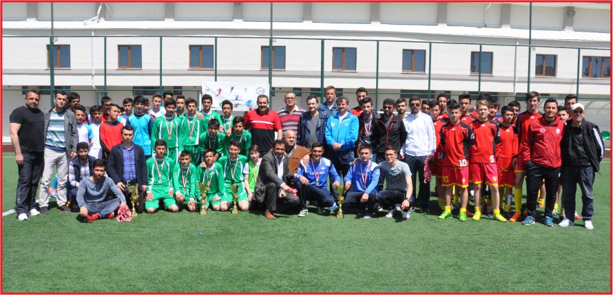 ŞAMPİYONLAR KUPALARINI ALDILAR