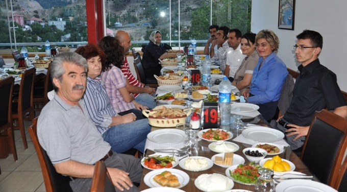 MÜMİNE HATUN HASTANESİ İFTARDA BULUŞTU