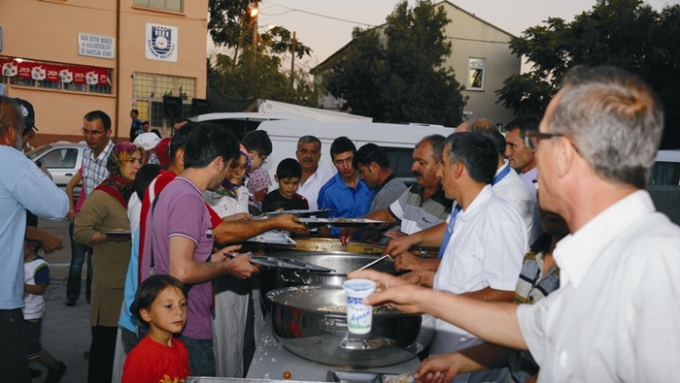 İLK İFTAR SOFRASI TOPUCAK MAHALLESİNDE KURULACAK