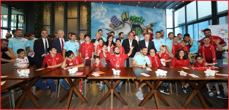 FUTBOL FEDERASYONU ÖZEL ÇOCUKLAR'I RİVA'DA AĞIRLADI