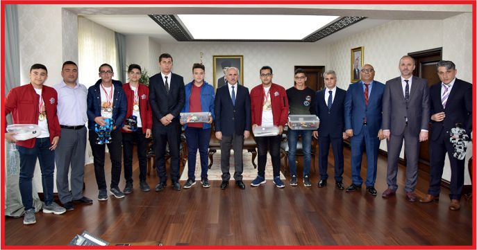 GENÇ DÂHİLER ÖDÜLLENDİRİLDİ