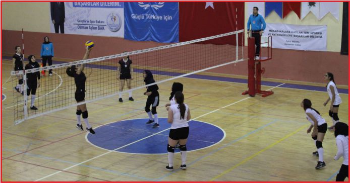 GENÇLER VOLEYBOLDA BÜYÜK HEYECAN BAŞLADI