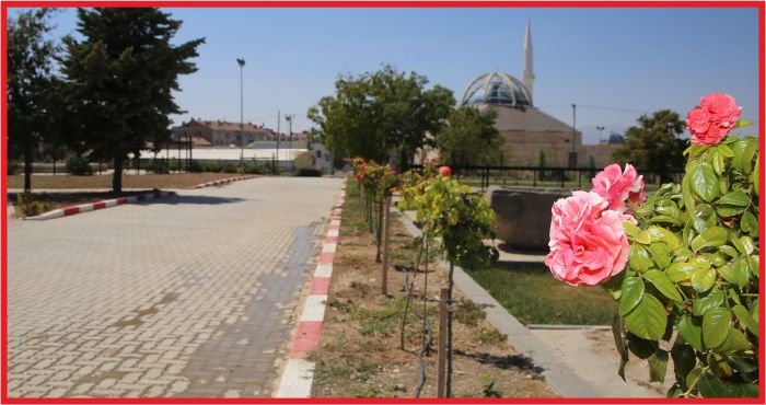 GÜL BAHÇESİ, AHMET YESEVİ CAMİİ İLE BİRLEŞTİ