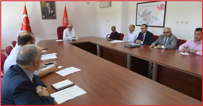 HALK GÜNÜNDE VALİ MERAL VATANDAŞLARIN SORUNLARINI DİNLEDİ