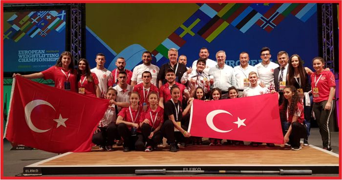 HALTERCİLERDEN MADALYA YAĞMURU SÜRÜYOR