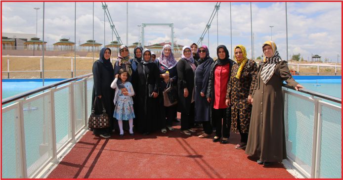 HANIM GEZİLERİNE ÜÇ MAHALLE KATILDI