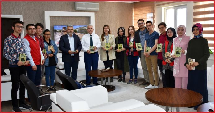 HAYALLERİNİZ VARSA KİTAP OKUYUN