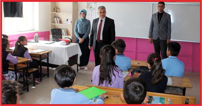 İL MÜDÜRÜ ABDURRAHMAN KURT, AKÇAŞEHİR´DEKİ OKULLARI ZİYARET ETTİ