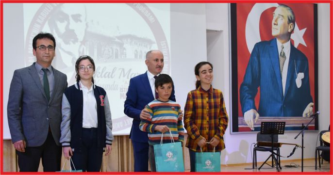 İSTİKLAL MARŞI’NIN KABULÜ VE MEHMET AKİF ERSOY’U ANMA PROGRAMI GERÇEKLEŞTİRİLDİ