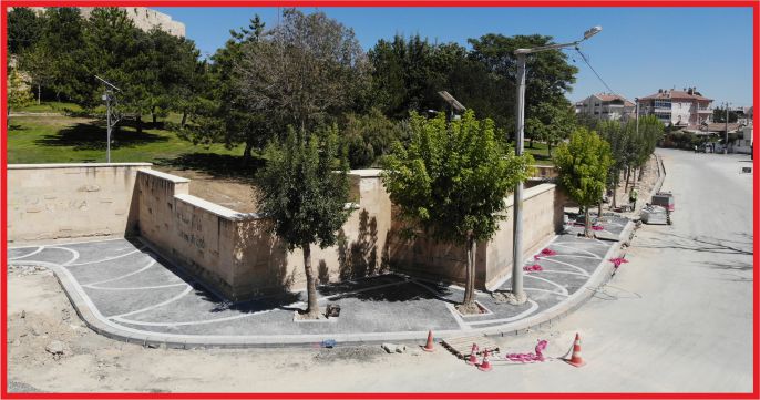 KALENİN ETRAFINDAKİ KALDIRIMLAR YENİLENİYOR