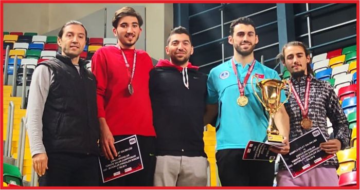 KARAMALI  ATLETTEN BİR ALTIN,BİR GÜMÜŞ MADALYA