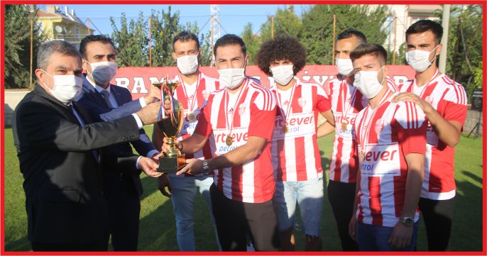 KARAMAN BELEDİYE SPOR ŞAMPİYONLUK KUPASINI ALDI