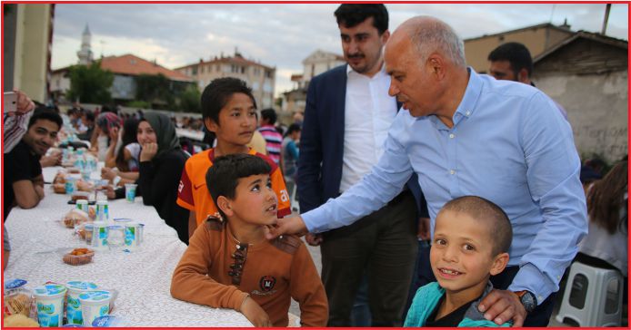 KARAMAN BELEDİYESİ İFTARDA 10 BİN KİŞİYİ AĞIRLADI