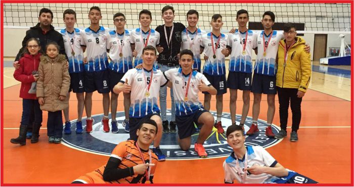KARAMAN SPOR LİSESİ VOLEYBOL TAKIMI YARI FİNALDE