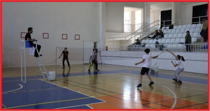 KARAMAN’DA CUMHURİYET KUPASI BADMİNTON TURNUVASI