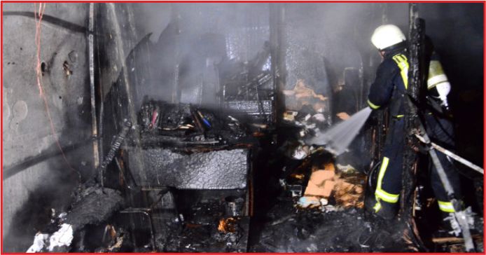 KARAMAN'DA DÜKKAN YANGINI