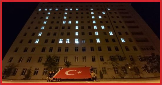 KARAMAN’DA KYK’LI ÖĞRENCİLERDEN MEHMETÇİĞE DESTEK