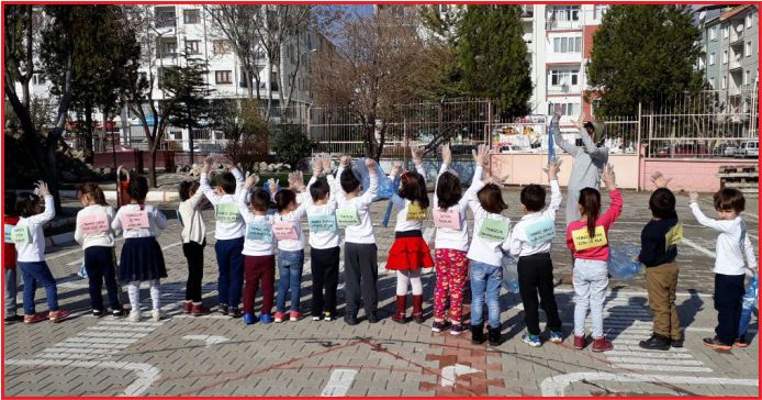 KARAMAN’DA ÖĞRENCİLER BAHAR TEMİZLİĞİ YAPTI