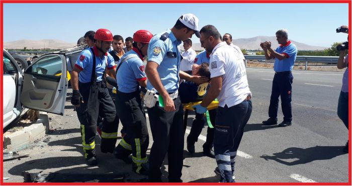 KARAMAN'DA TRAFİK KAZASI: 1 ÖLÜ, 4 YARALI