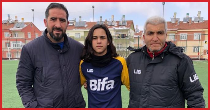 KARAMANLI GENÇ FUTBOLCUYA MİLLİ DAVET