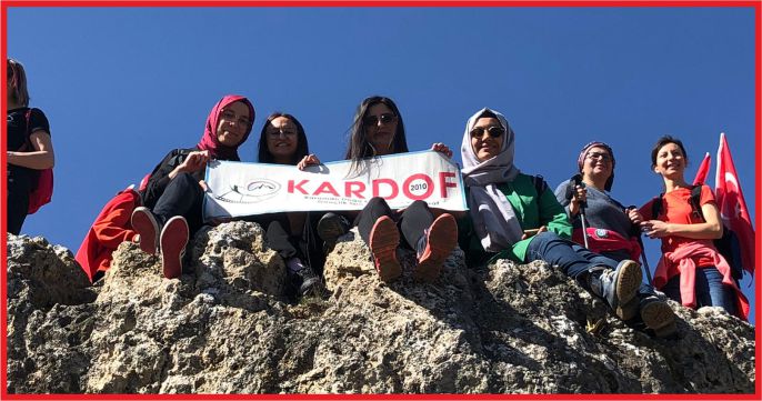 KARDOF KADINLAR GÜNÜNÜ DE ŞEHİTLERİMİZİ DE UNUTMADI