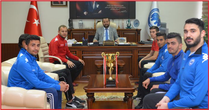 KMÜ T	EKVANDO TAKIMI, TÜRKİYE İKİNCİSİ OLDU