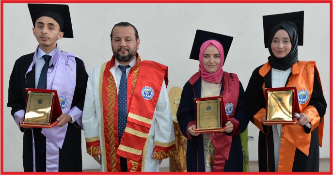 KMÜ’DE ÜÇÜ BİRARADA MEZUNİYET