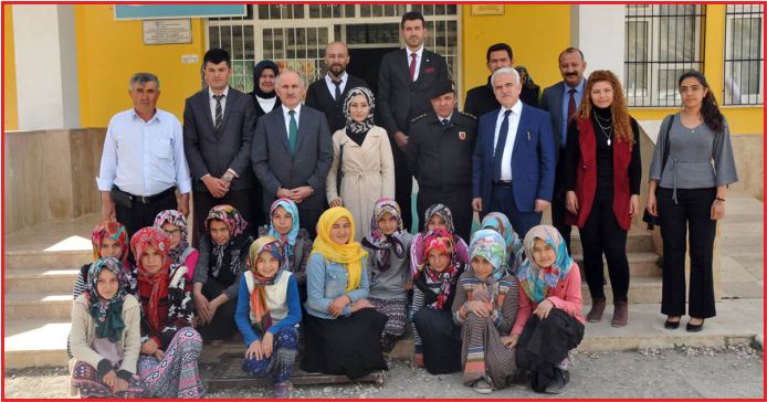 KÖYLERDE VALİ MERAL ‘TAHT KURDU’