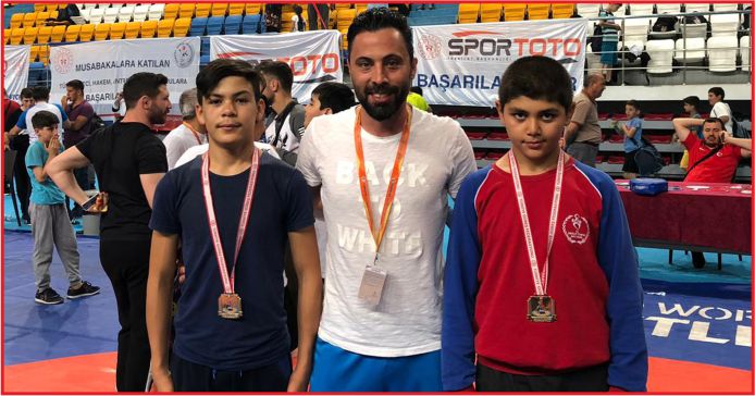 KÜÇÜK PEHLİVANLARDAN 2 ALTIN MADALYA