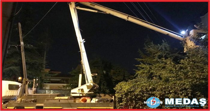 MEDAŞ EKİPLERİ YAVRU KEDİYİ KURTARDI