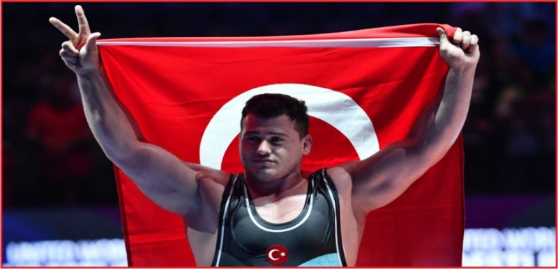 MİLLİ GÜREŞÇİ RIZA KAYAALP 3. KEZ DÜNYA ŞAMPİYONU