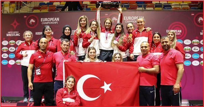 MİLLİLER 5 MADALYA İLE İSTANBUL'A DÖNDÜ