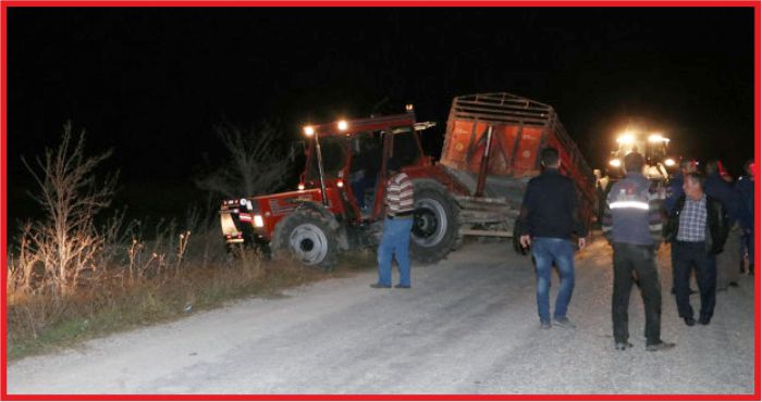 OTOMOBİL, TRAKTÖR RÖMORKUNA ÇARPTI: 2 ÖLÜ, 2 YARALI